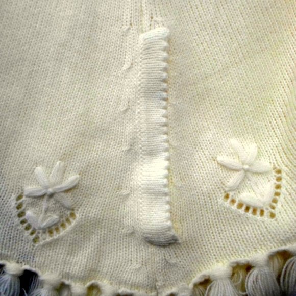 Vintage English Village Poncho Sweater Ivory Acrylic Button Up Fringe - Picture 4 of 5